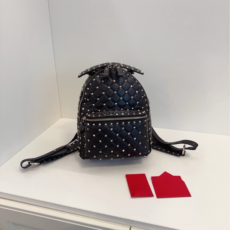 【98新🆕】Valentino 黑色菱格紋 滿天星鉚釘雙肩包-0