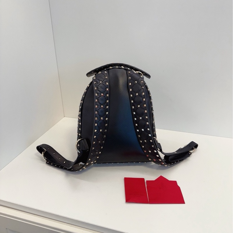 【98新🆕】Valentino 黑色菱格紋 滿天星鉚釘雙肩包-3