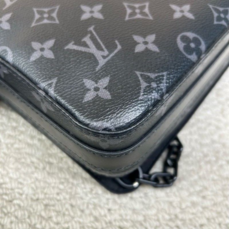 LV路易威登Steamer黑老花翻蓋郵差包 芯片款 經典黑老花配黑色皮革 金屬鏈條插銷設計 肩帶可調節 可單肩可斜挎 黑老花圖案清晰 內裡乾淨整潔 配黑色肩帶 日常通勤、商務都很實用-7