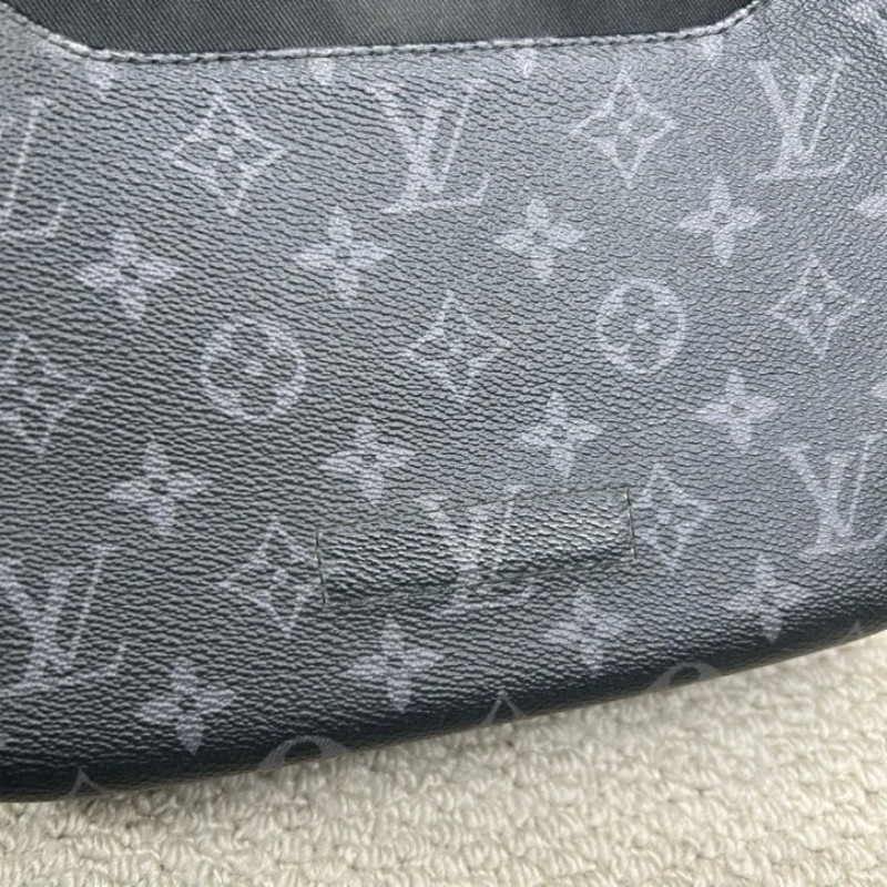 LV路易威登Steamer黑老花翻蓋郵差包 芯片款 經典黑老花配黑色皮革 金屬鏈條插銷設計 肩帶可調節 可單肩可斜挎 黑老花圖案清晰 內裡乾淨整潔 配黑色肩帶 日常通勤、商務都很實用-11