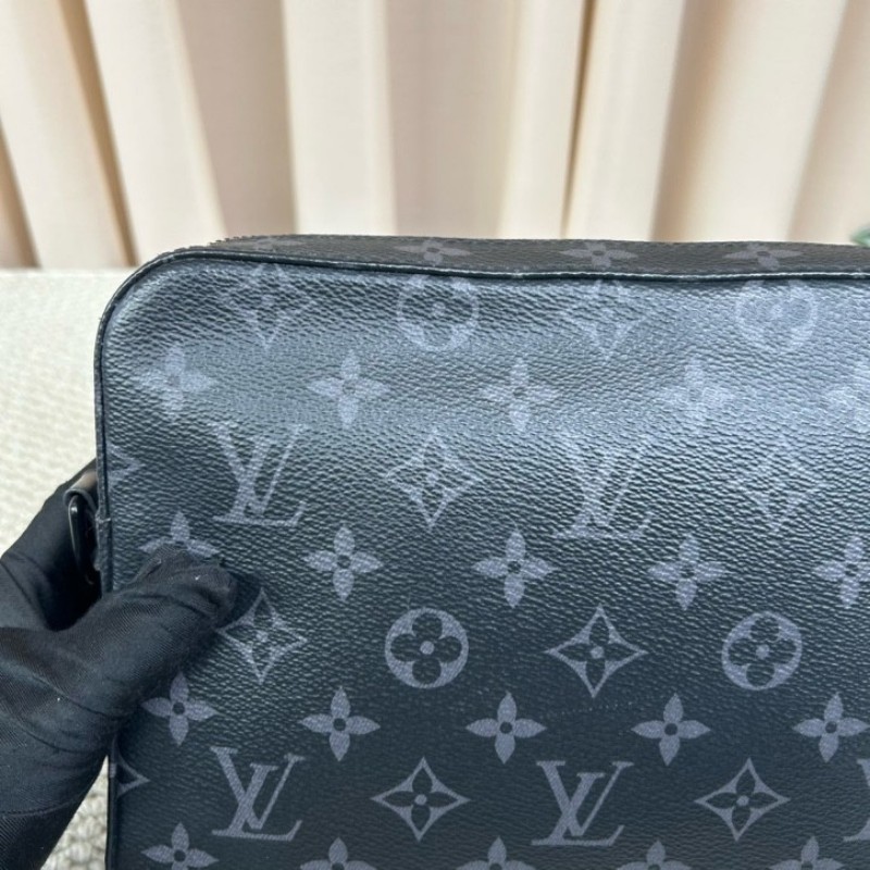 LV路易威登Steamer黑老花翻蓋郵差包 芯片款 經典黑老花配黑色皮革 金屬鏈條插銷設計 肩帶可調節 可單肩可斜挎 黑老花圖案清晰 內裡乾淨整潔 配黑色肩帶 日常通勤、商務都很實用-12