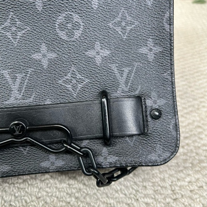 LV路易威登Steamer黑老花翻蓋郵差包 芯片款 經典黑老花配黑色皮革 金屬鏈條插銷設計 肩帶可調節 可單肩可斜挎 黑老花圖案清晰 內裡乾淨整潔 配黑色肩帶 日常通勤、商務都很實用-23