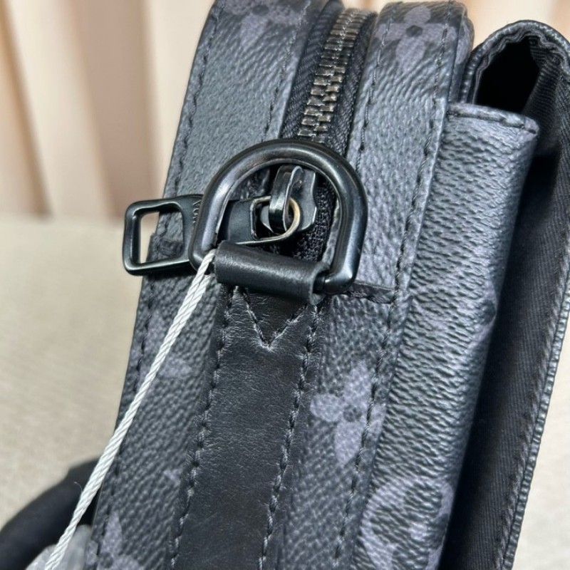 LV路易威登Steamer黑老花翻蓋郵差包 芯片款 經典黑老花配黑色皮革 金屬鏈條插銷設計 肩帶可調節 可單肩可斜挎 黑老花圖案清晰 內裡乾淨整潔 配黑色肩帶 日常通勤、商務都很實用-25