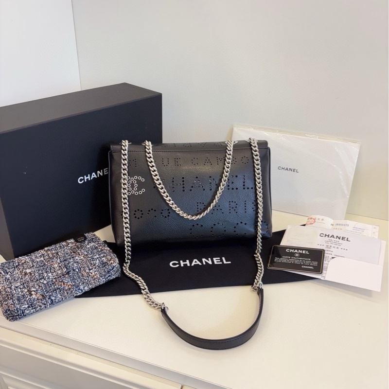 【保存品大全套🆕】Chanel 限定黑銀 鏤空字母 cf 鏈條包 斜挎包 單肩包-1