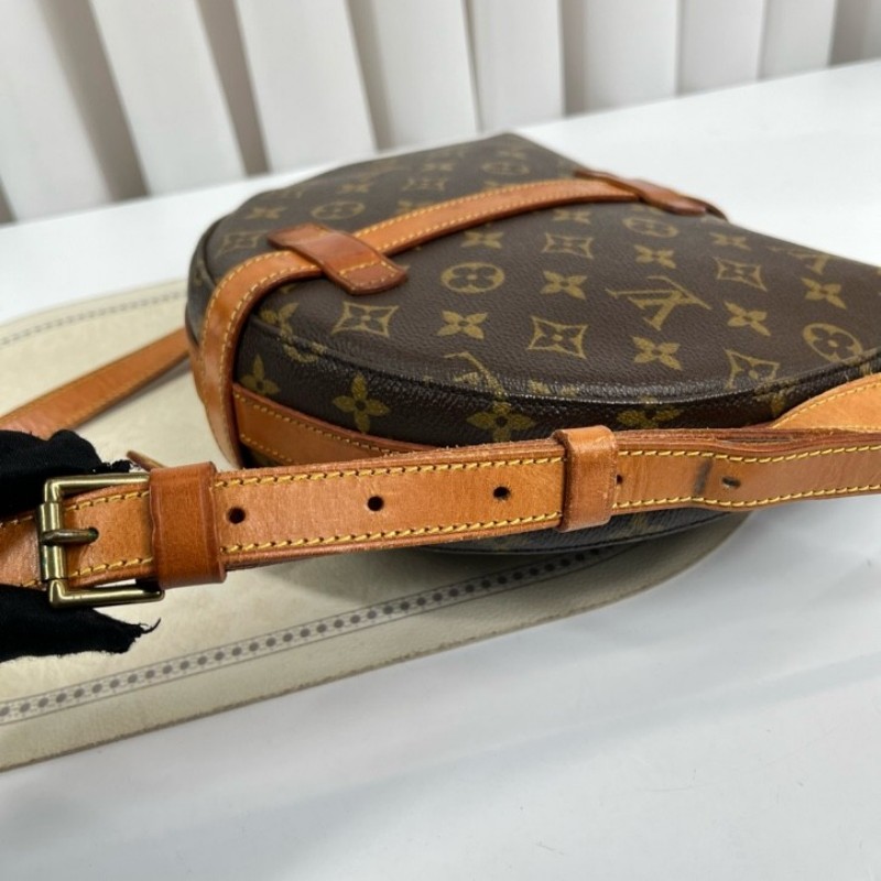 LV路易威登 盾牌包斜挎包單肩郵差包 包型立挺 肩帶可調節-7