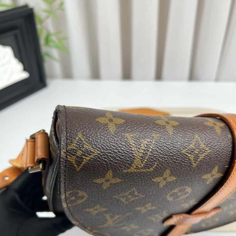 LV路易威登 盾牌包斜挎包單肩郵差包 包型立挺 肩帶可調節-10