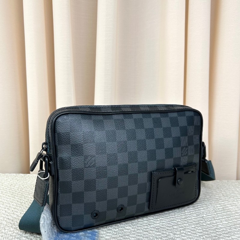 LV路易威登棋盤格郵差包 黑棋盤格配寬肩帶 可單肩可斜挎 容量實用 通勤逛街都能背 日常百搭-2