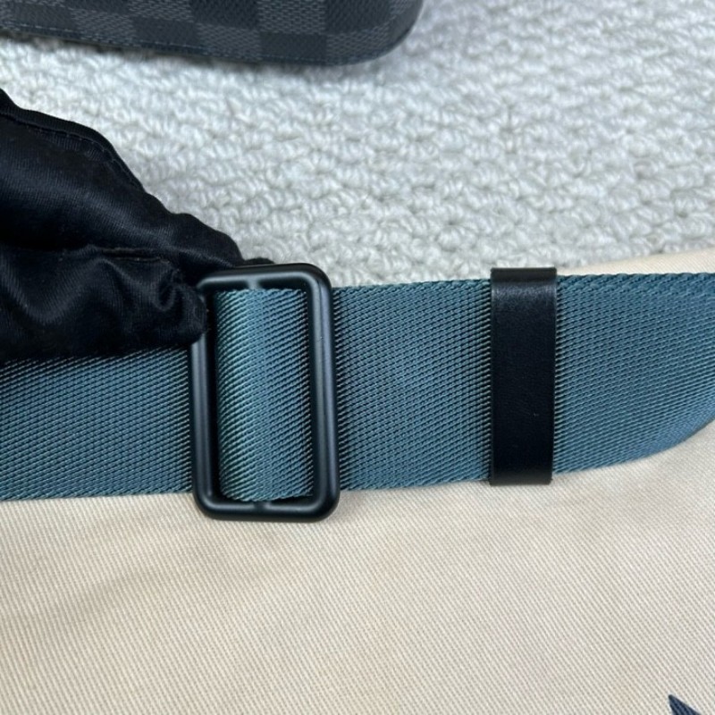 LV路易威登棋盤格郵差包 黑棋盤格配寬肩帶 可單肩可斜挎 容量實用 通勤逛街都能背 日常百搭-17