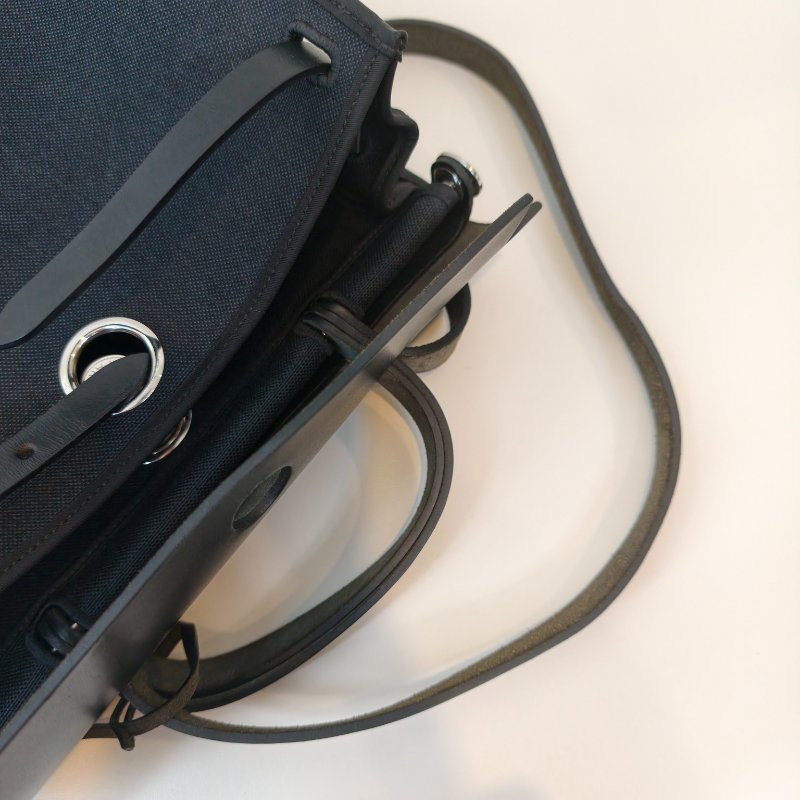 hermes 愛馬仕 herbag 黑色帆布拼皮 銀扣  尺寸：31*25*10cm-1