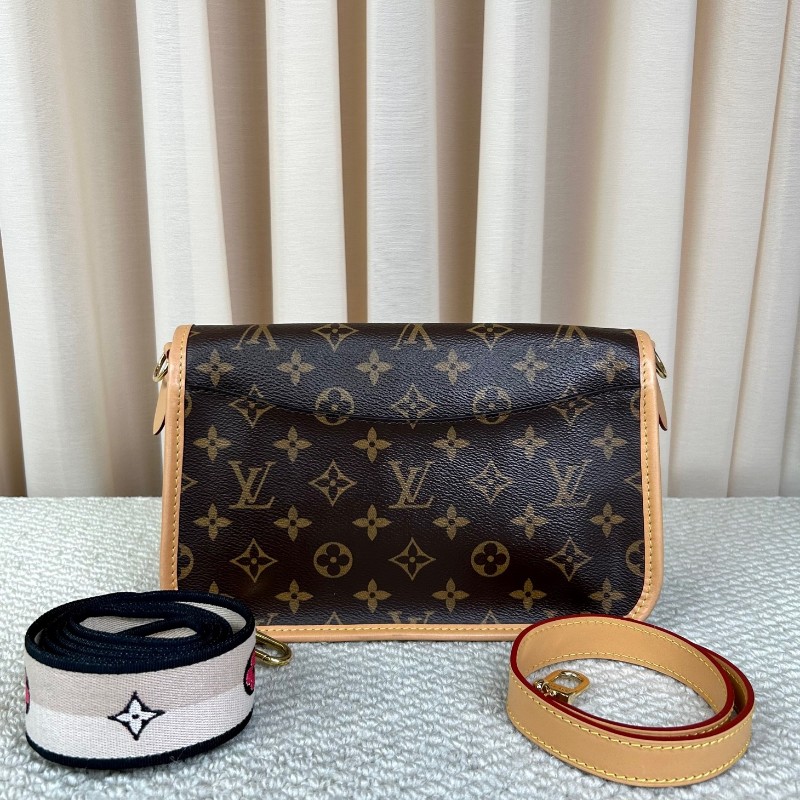 LV路易威登法棍老花經典款 雙肩帶 可單肩可斜挎可手提 容量適中 百搭不挑人 日常逛街、通勤都很實用-1