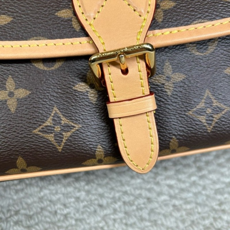 LV路易威登法棍老花經典款 雙肩帶 可單肩可斜挎可手提 容量適中 百搭不挑人 日常逛街、通勤都很實用-21