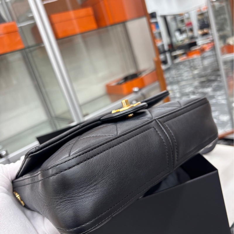 【98🆕】Chanel 21K芯片黑金牛皮 方胖嬉皮包 單肩包-9