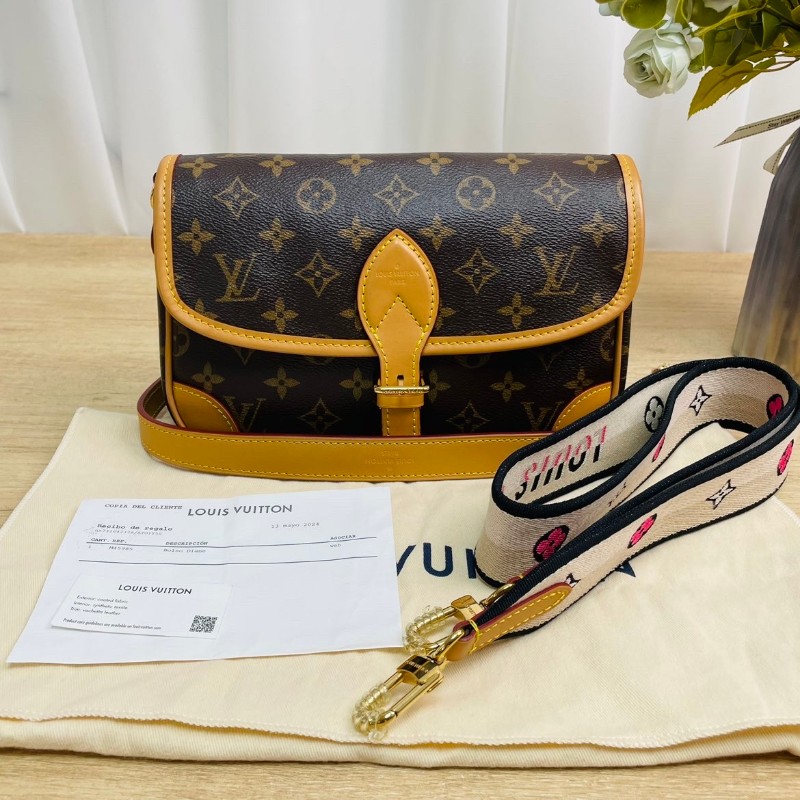 Gyj FZ 專櫃價6.9折！LV  Diane PM 經典老花 帆布塗層 腋下包法棍包手提斜挎單肩包-0