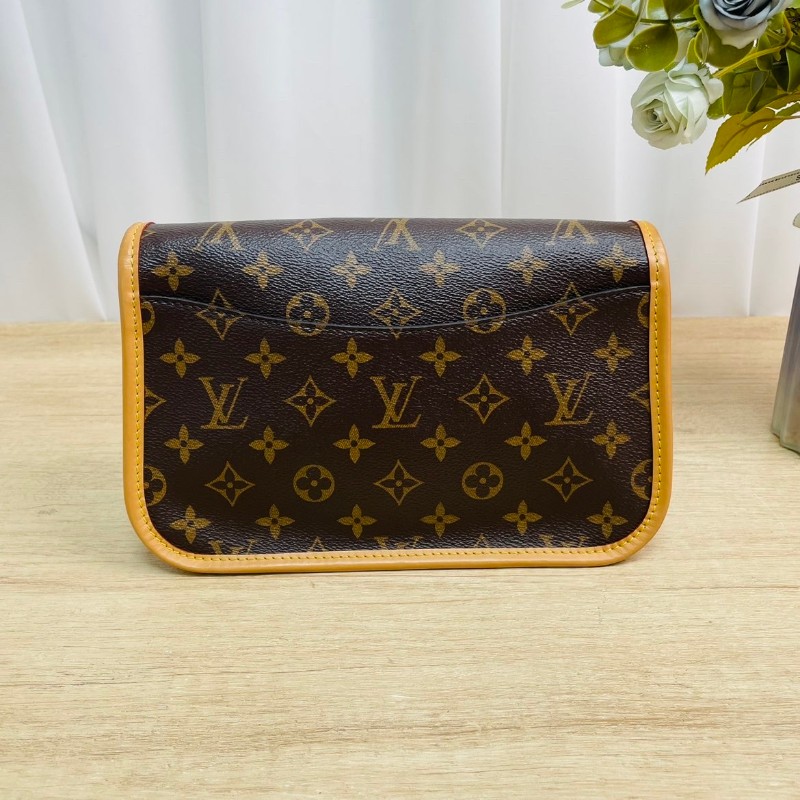 Gyj FZ 專櫃價6.9折！LV  Diane PM 經典老花 帆布塗層 腋下包法棍包手提斜挎單肩包-6