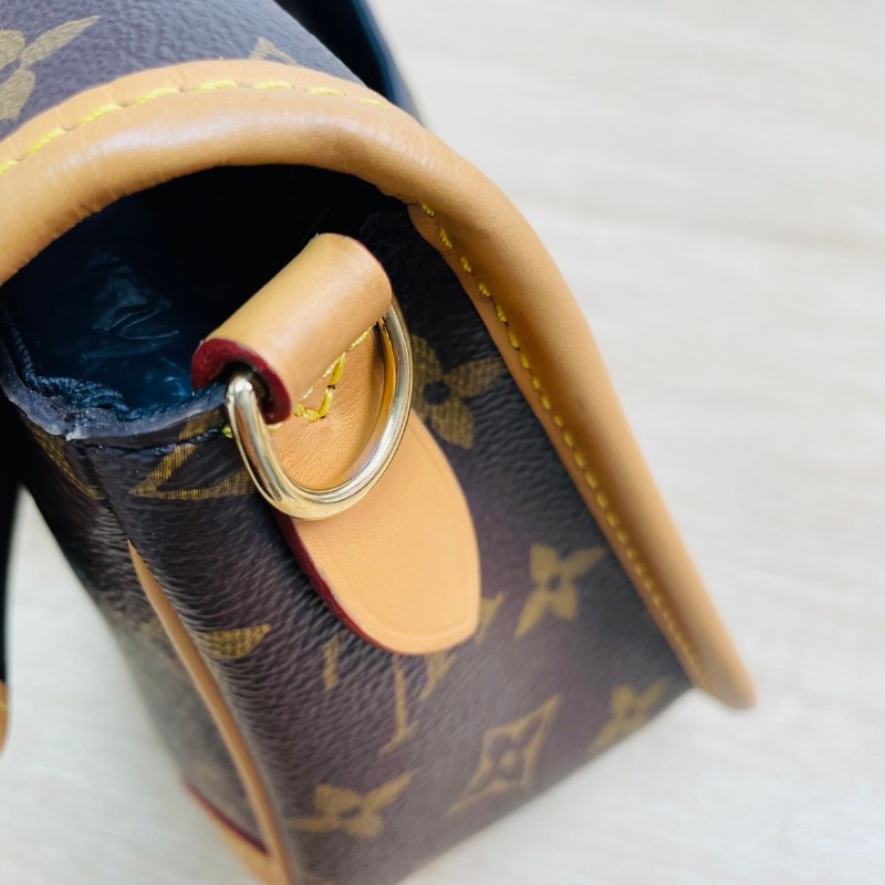 Gyj FZ 專櫃價6.9折！LV  Diane PM 經典老花 帆布塗層 腋下包法棍包手提斜挎單肩包-19