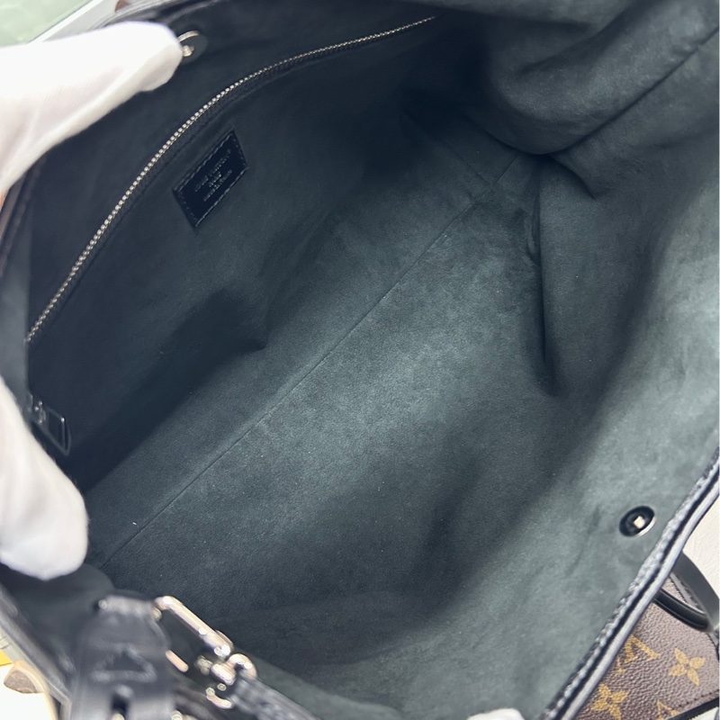 【99新】LV 黑武士中號Carryall 單肩包-8