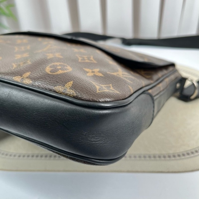 LV路易威登 經典老花郵差翻蓋單肩斜挎包 男女同款 經典款 容量大 日常通勤、出門都能用-7