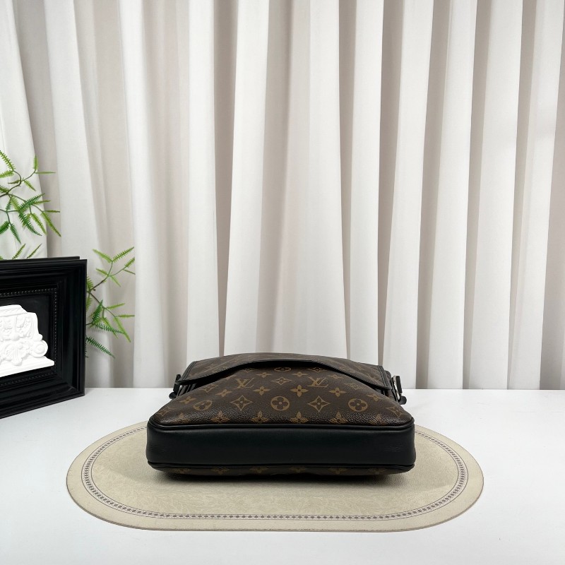 LV路易威登 經典老花郵差翻蓋單肩斜挎包 男女同款 經典款 容量大 日常通勤、出門都能用-4