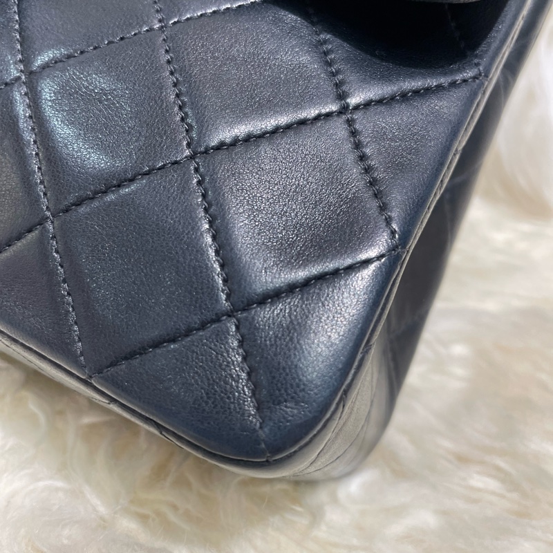 Chanel Vintage 20cm Square-3