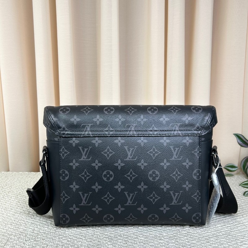 LV路易威登Voyager經典黑武士雙扣郵差包 低調卻又不普通 容量非常感人 肩帶可調節 可單肩可斜挎 商務休閒都合適-1