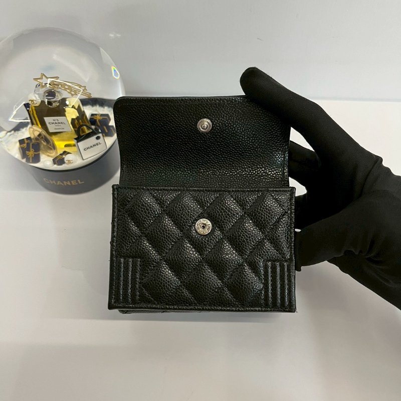 Chanel Boy 三摺短夾 黑銀-6