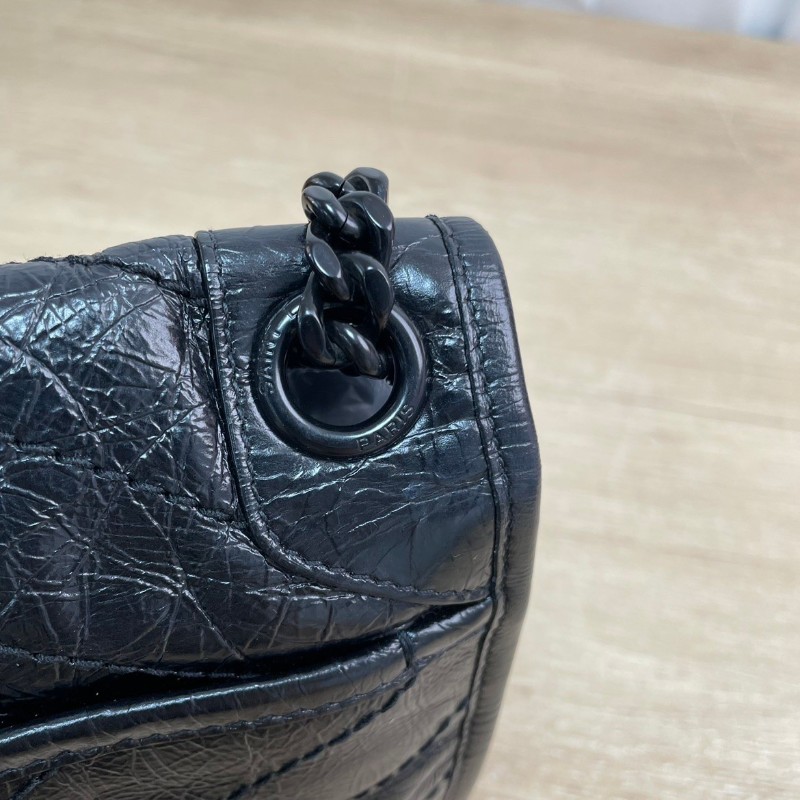 專櫃價3.8折！YSL  聖羅蘭niki 黑色油蠟皮材質 柔軟易打理 自重超級輕  十分耐造 多種背法-11