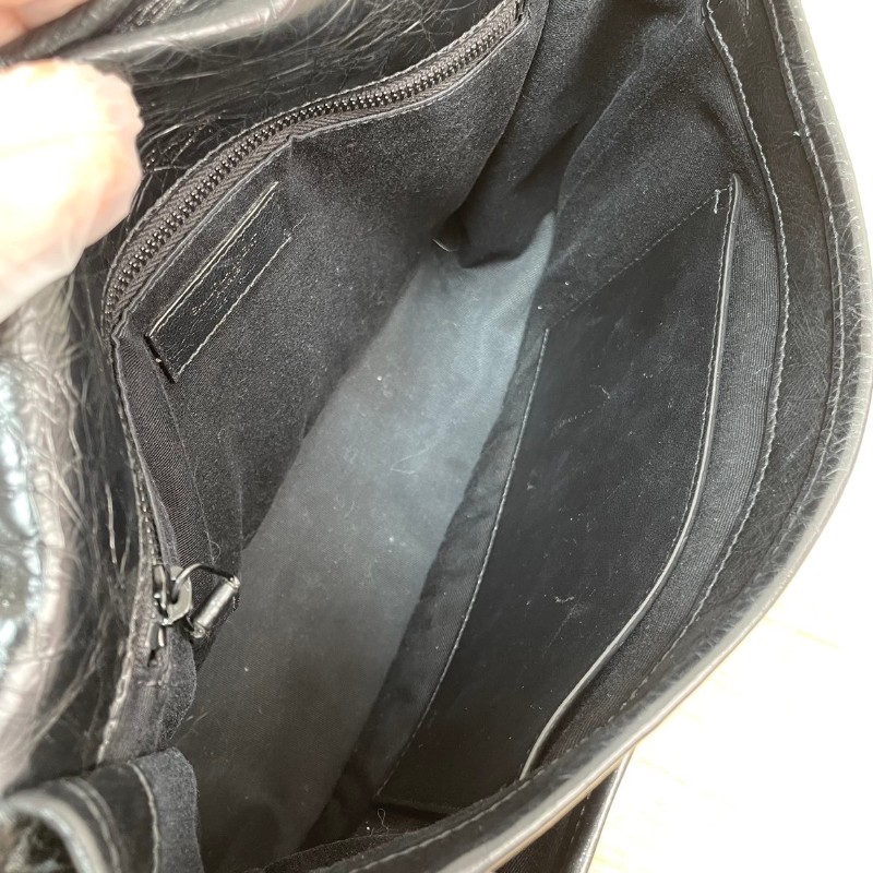 專櫃價3.8折！YSL  聖羅蘭niki 黑色油蠟皮材質 柔軟易打理 自重超級輕  十分耐造 多種背法-13