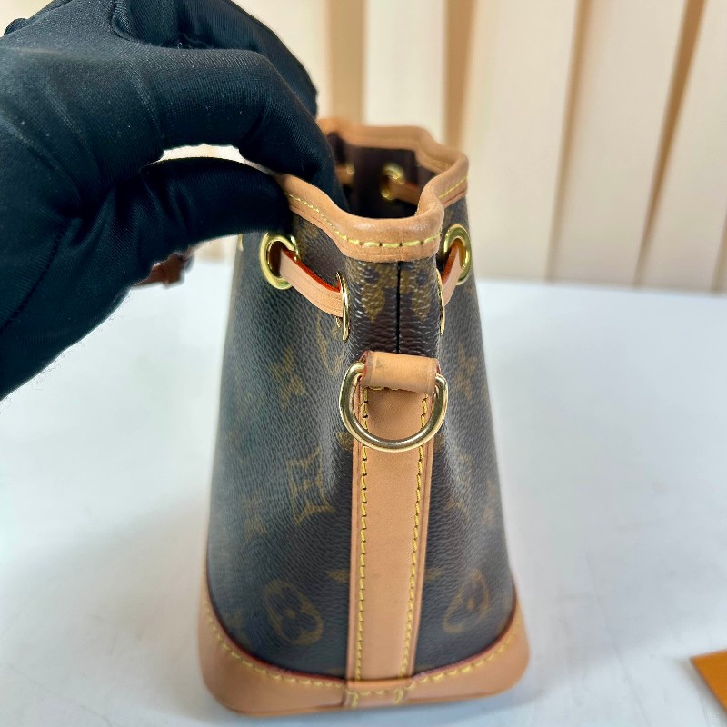 LV 路易威登 Nano Noé迷你抽繩小水桶芯片款-16