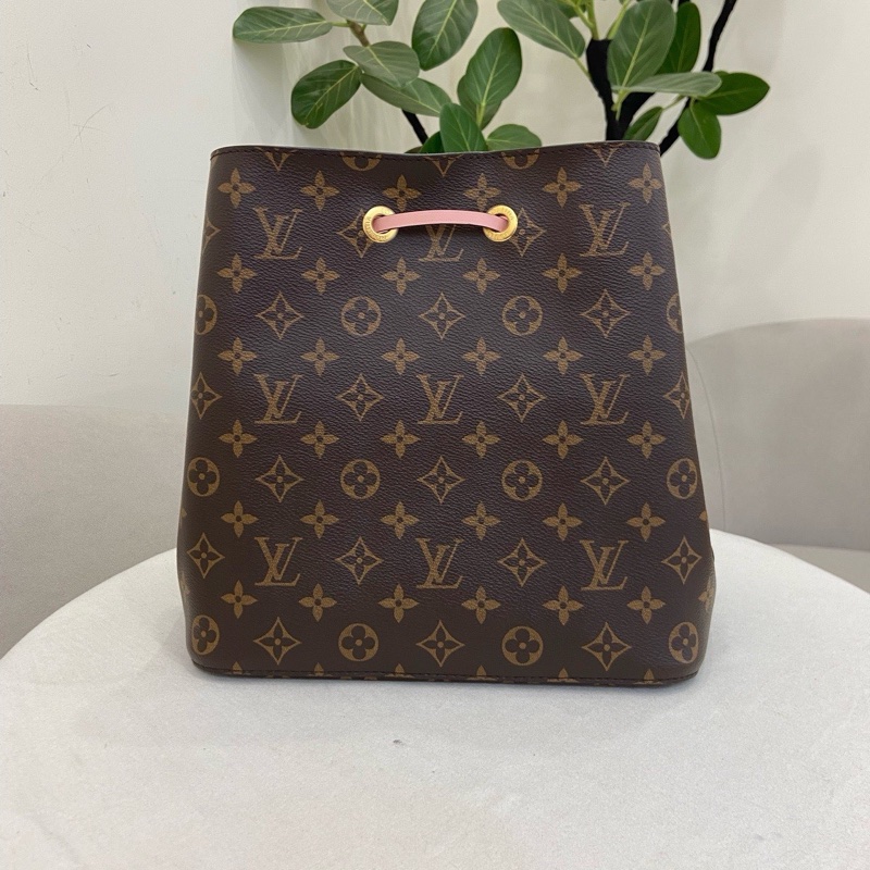 99新 LV 粉色水桶包桶-1