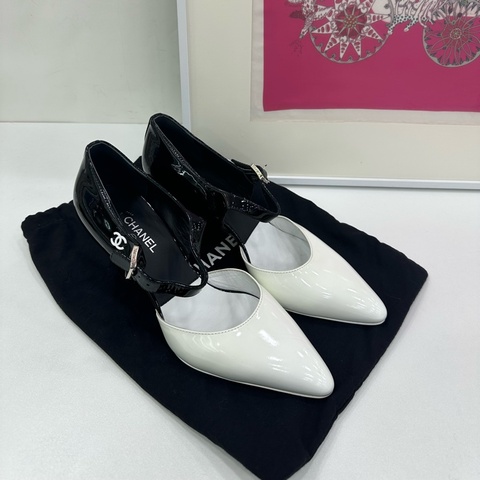 Chanel香奈兒 黑白熊貓色異形粗跟搭扣高跟鞋單鞋尖頭鞋女鞋 37.5碼 閒置