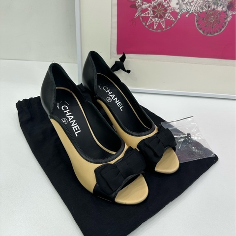 CHANEL香奈兒 圓頭高跟 一字帶涼鞋 女款 淡黃色 37碼 閒置
