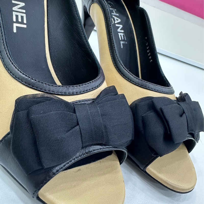 CHANEL香奈兒 圓頭高跟 一字帶涼鞋 女款 淡黃色 37碼 閒置-5