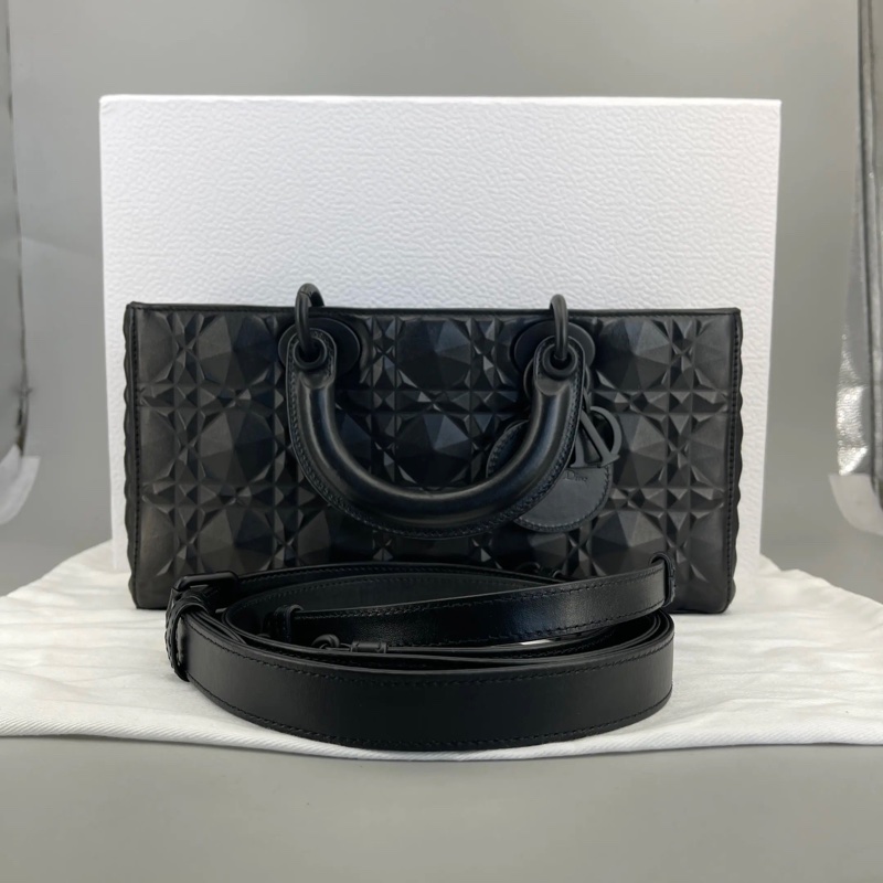 Dior戴妃横版黑色牛皮鑽石藤格紋 26*13·5*5-8