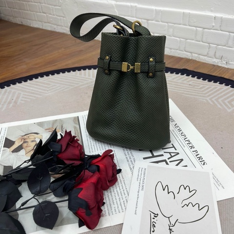 Gucci迷你水桶包