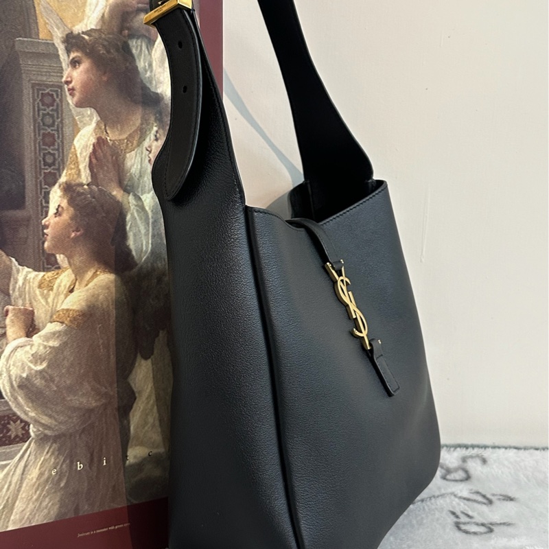 【全🆕】YSL hobo small LE5A7 黑金色 Logo粒面牛皮 Hobo 小號 small Black單肩包 手提包-1
