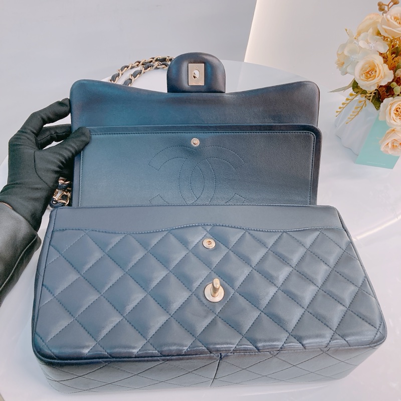 MS0589 CHANEL 香奈兒經典大號翻蓋式連帶包包CLASSIC FLAP JUMBO 30CM LAMBSKIN-16