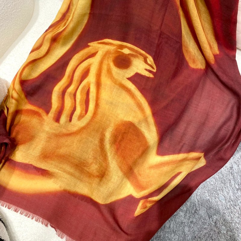 全新真品 CHANEL VIC 收藏 羊絨 馬年限定 紅金 印花 披肩 絲巾 圍巾 現貨-2