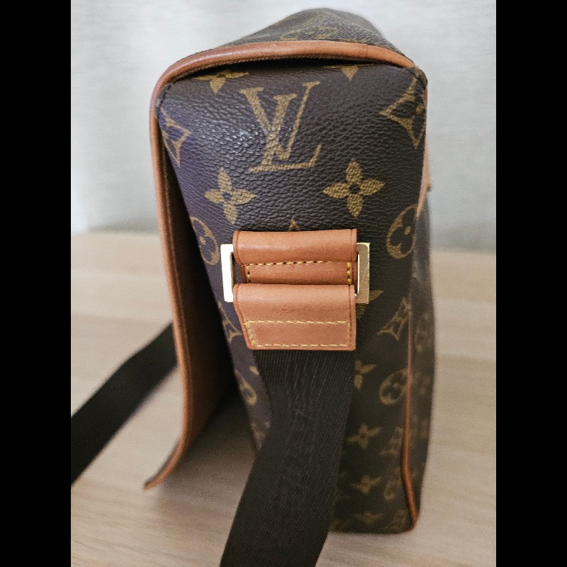 Louis Vuitton 

LV 男款老花大書包斜背包 型號M45257-19