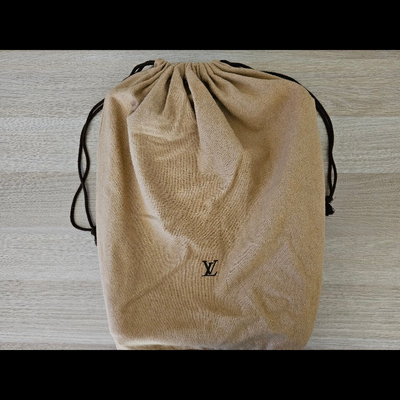 Louis Vuitton 

LV 男款老花大書包斜背包 型號M45257-25