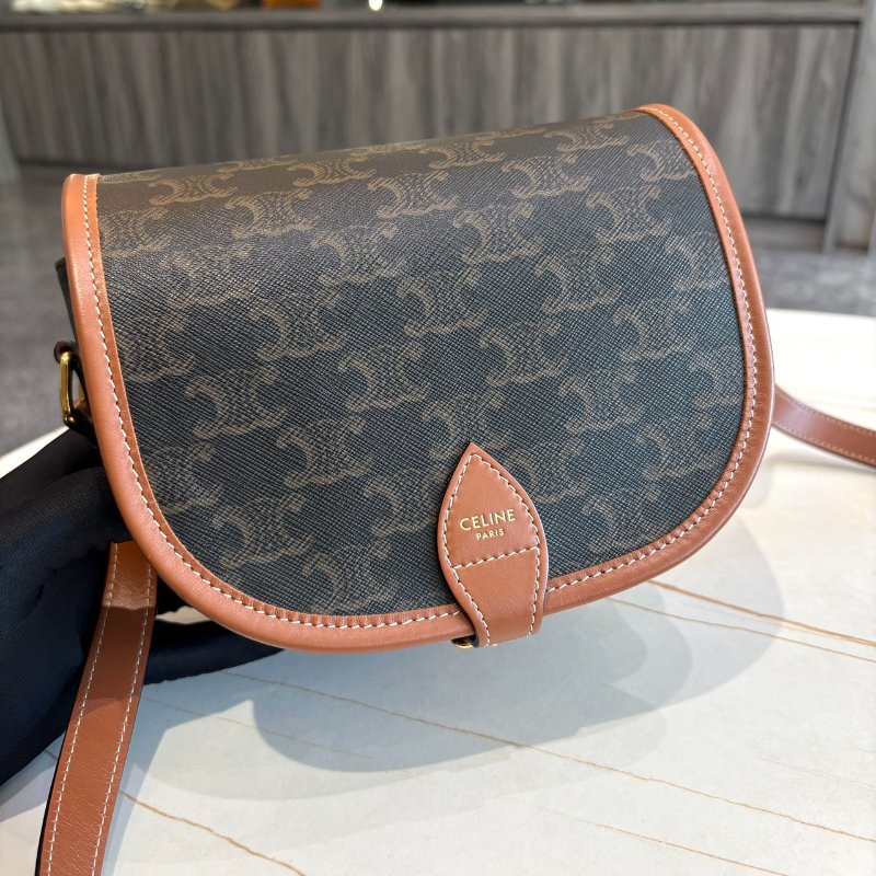 *SHIHNA名牌精品* CELINE Folco Triomphe印花 牛皮釦式馬鞍包-0