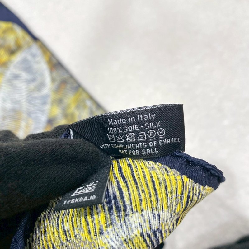 全新真品 現貨 CHANEL 藍 / 黃 山茶花 VIC限定 絲巾 方巾-7