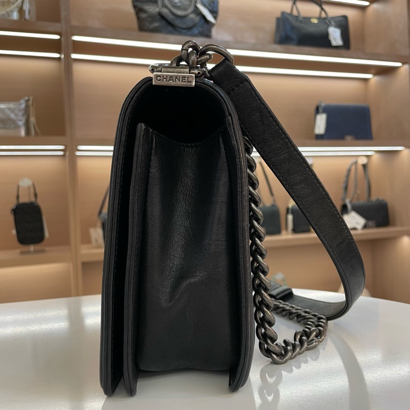 CHANEL+香奈儿leboy 中號 深蓝色菱格纹牛皮银扣铆钉装饰链条包-1