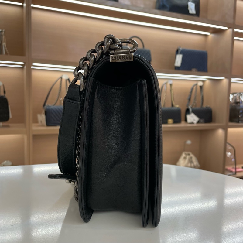 CHANEL+香奈儿leboy 中號 深蓝色菱格纹牛皮银扣铆钉装饰链条包-2