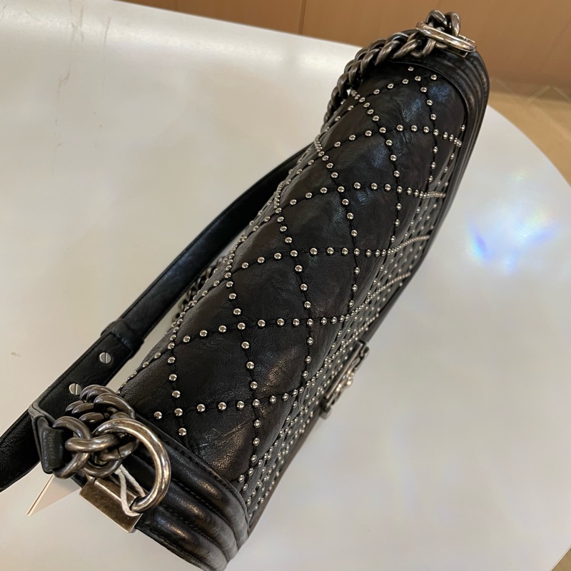 CHANEL+香奈儿leboy 中號 深蓝色菱格纹牛皮银扣铆钉装饰链条包-5