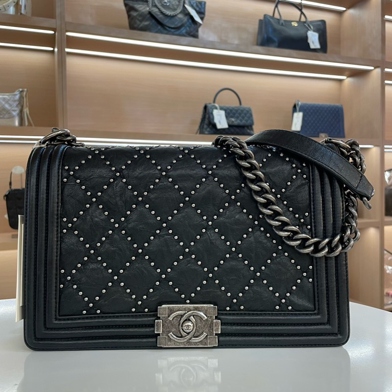 CHANEL+香奈儿leboy 中號 深蓝色菱格纹牛皮银扣铆钉装饰链条包-9