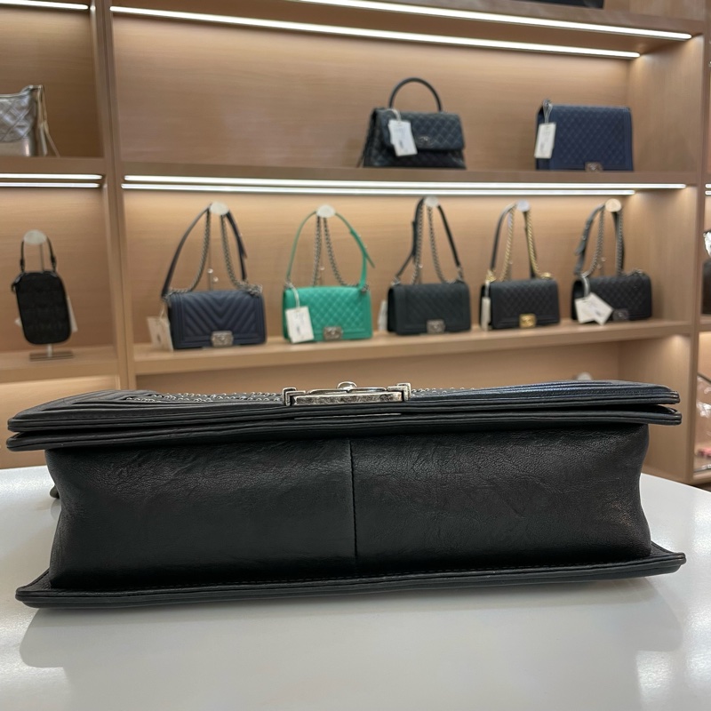 CHANEL+香奈儿leboy 中號 深蓝色菱格纹牛皮银扣铆钉装饰链条包-11