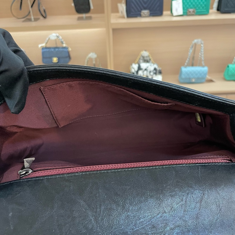 CHANEL+香奈儿leboy 中號 深蓝色菱格纹牛皮银扣铆钉装饰链条包-15