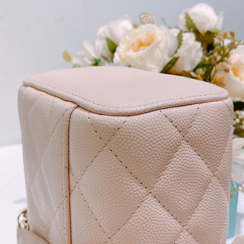 TW4749 Chanel 香奈兒 迷你裸色盒子斜背包Vanity Case With Chain Caviar Beige x GHW-10