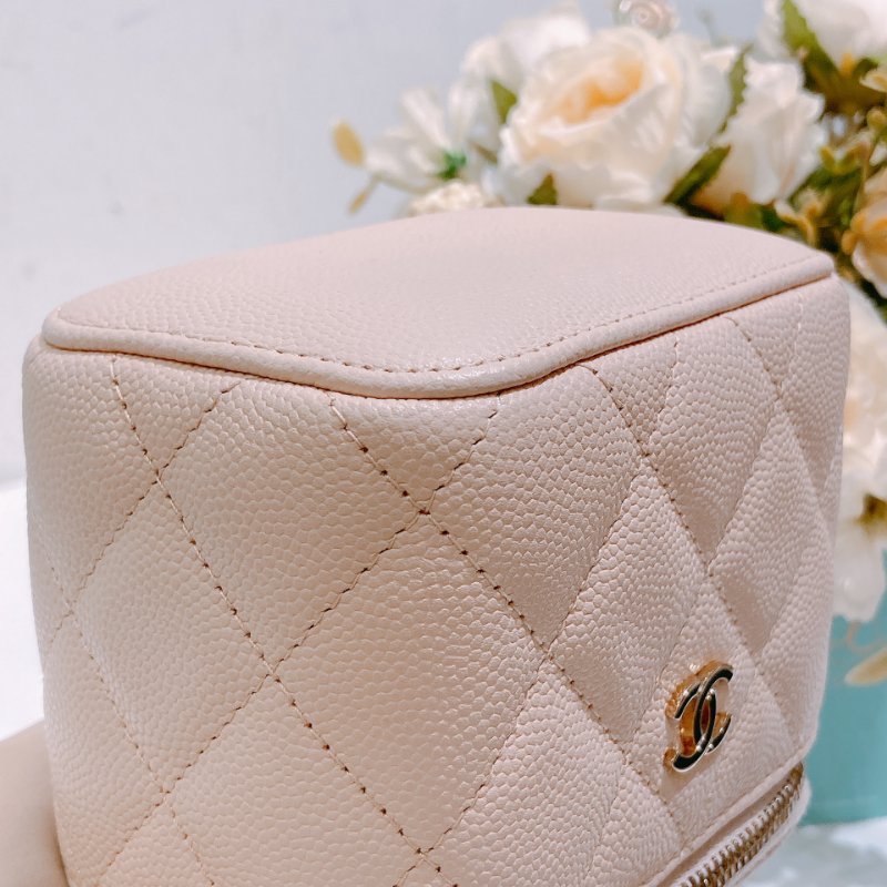 TW4749 Chanel 香奈兒 迷你裸色盒子斜背包Vanity Case With Chain Caviar Beige x GHW-11