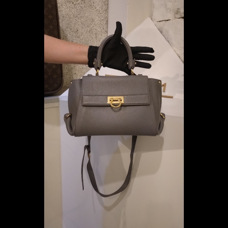 Ferragamo 金釦灰皮兩用包 Sofia-1